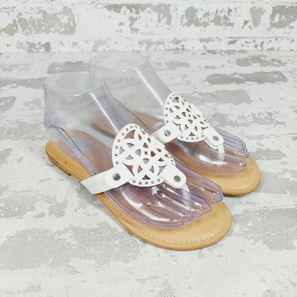 NEW Dolce Vita Gotie White Laser Cut Thong Studded Sandals W832 - Picture 3 of 7